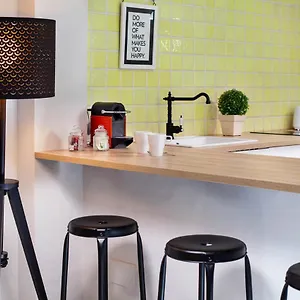 https://valentina-home-malaga.hotelsinnerja.org